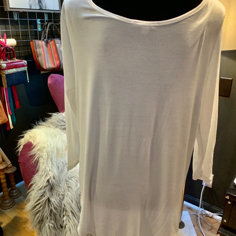 Zenana Outfitters white T-shirt - Picture 2 of 4